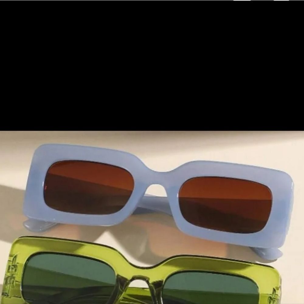 NWOT Y2K Rectangular Blue Sunglasses